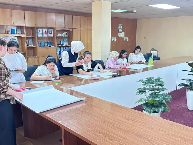 Наманган: команды работают над кейсом